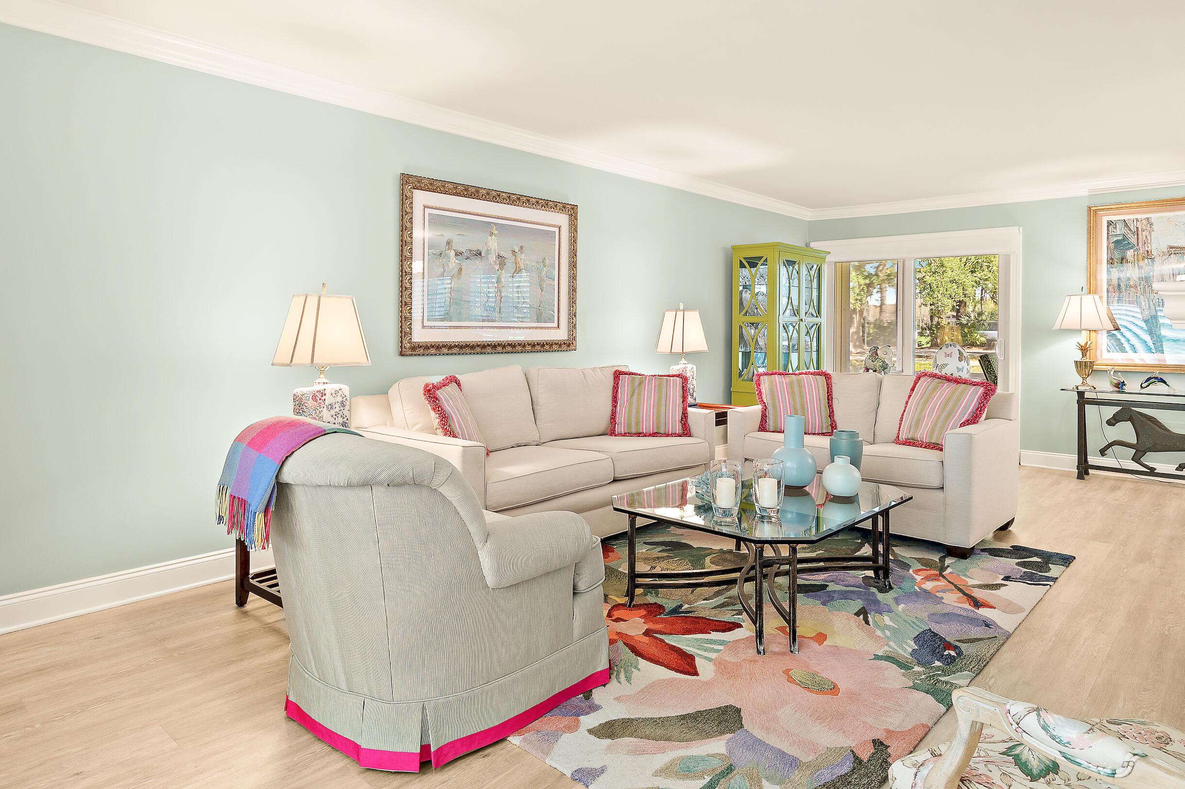 Image 4: 704 Sandpiper _14._Living-2