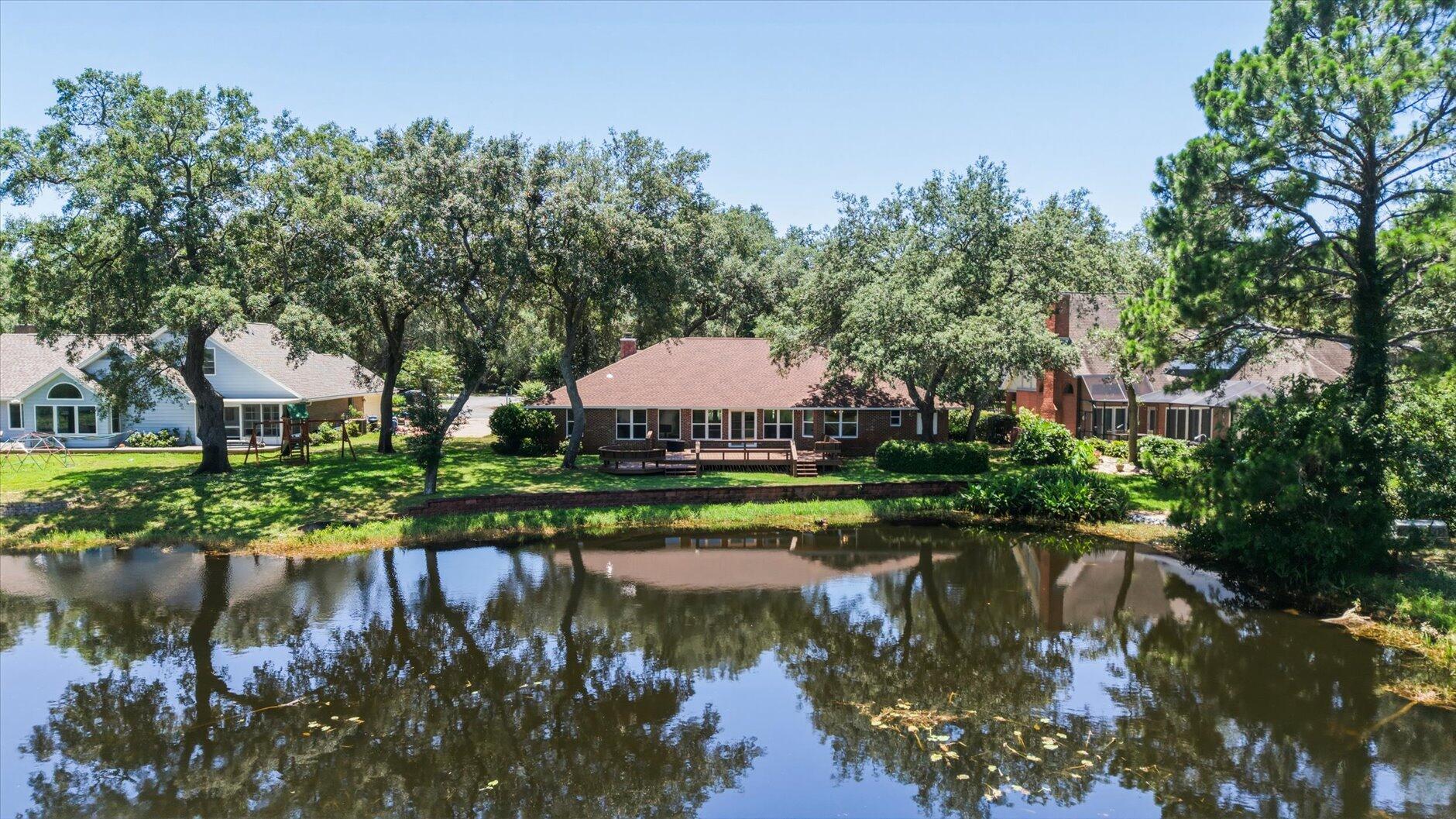 Image 3: 236 Windward Way