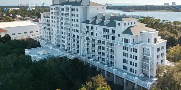 Image 3: Exterior