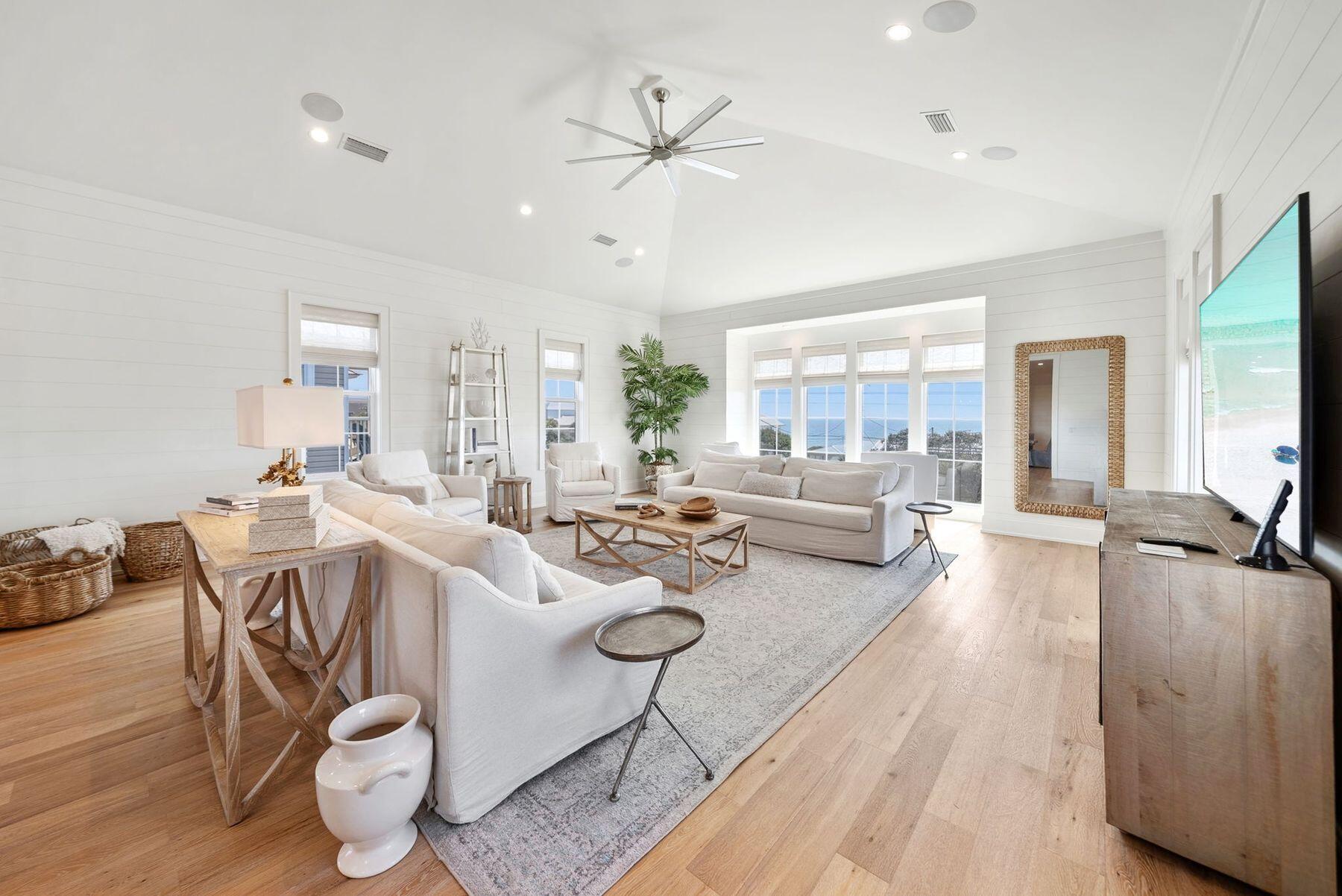 Image 2: Gulf Views from 3rd Floor Living