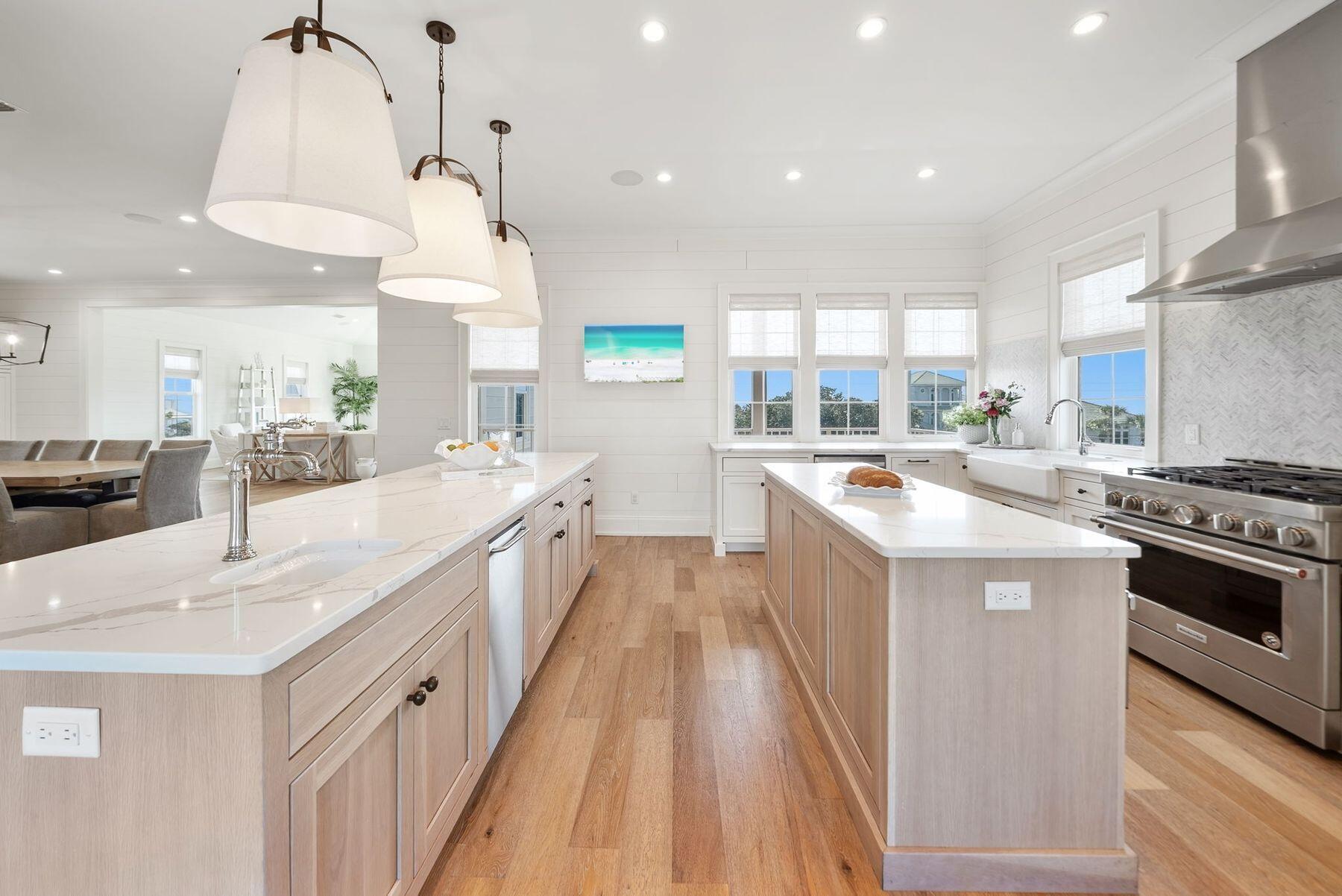 Image 4: Spacious Kitchen