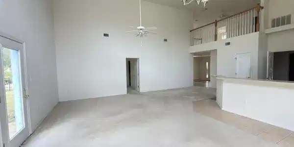 Image 3: great room view 2