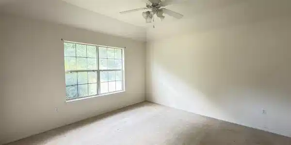 Image 4: Master bedroom 1st floor