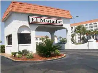 Image 1: Enterance to El Matadore