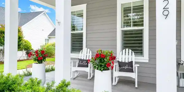 Image 3: Exterior - Front Porch