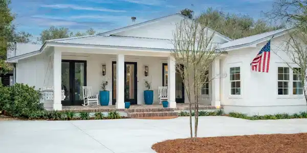 Image 2: Exterior - Front