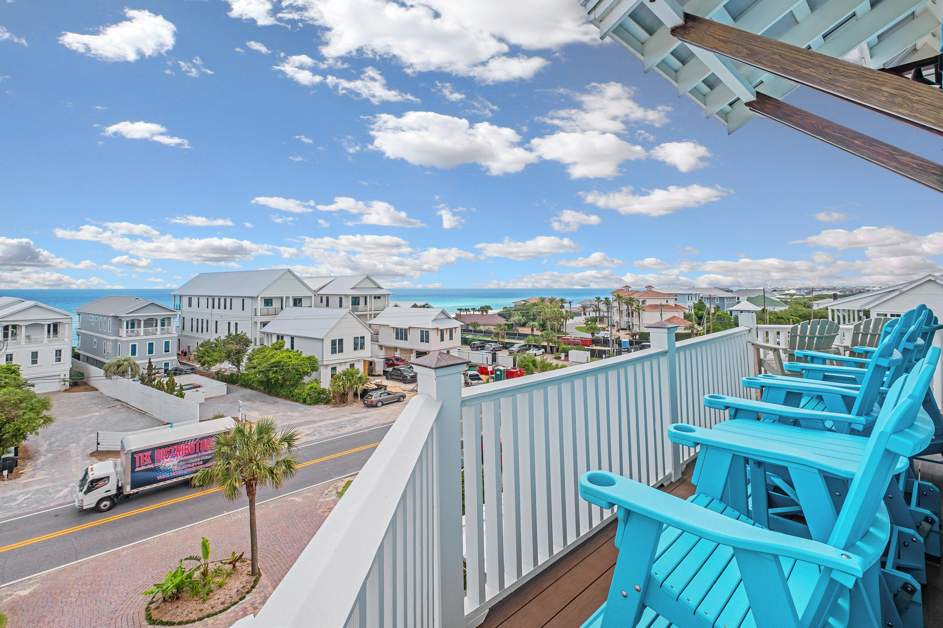 Image 4: Crows Nest Views