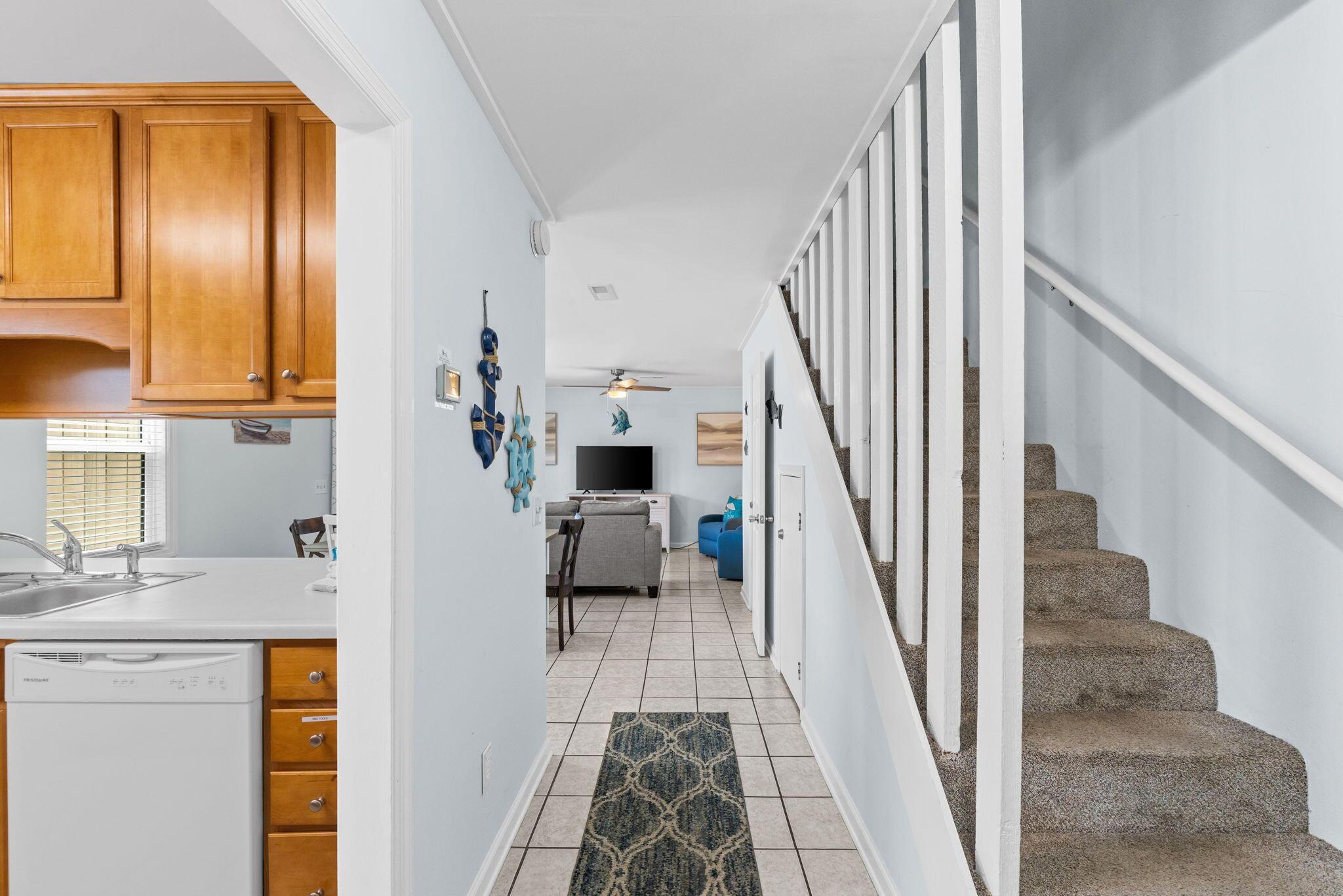 Image 2: 3-web-or-mls-FDP09142