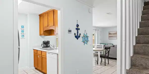 Image 3: 4-web-or-mls-FDP09145