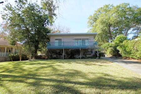 1225 N Bayshore Drive