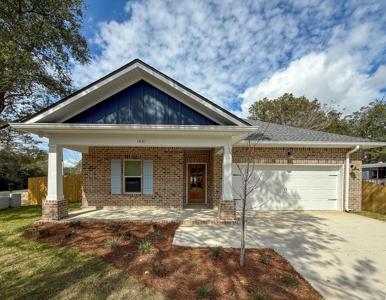 1061 Everglade Drive
