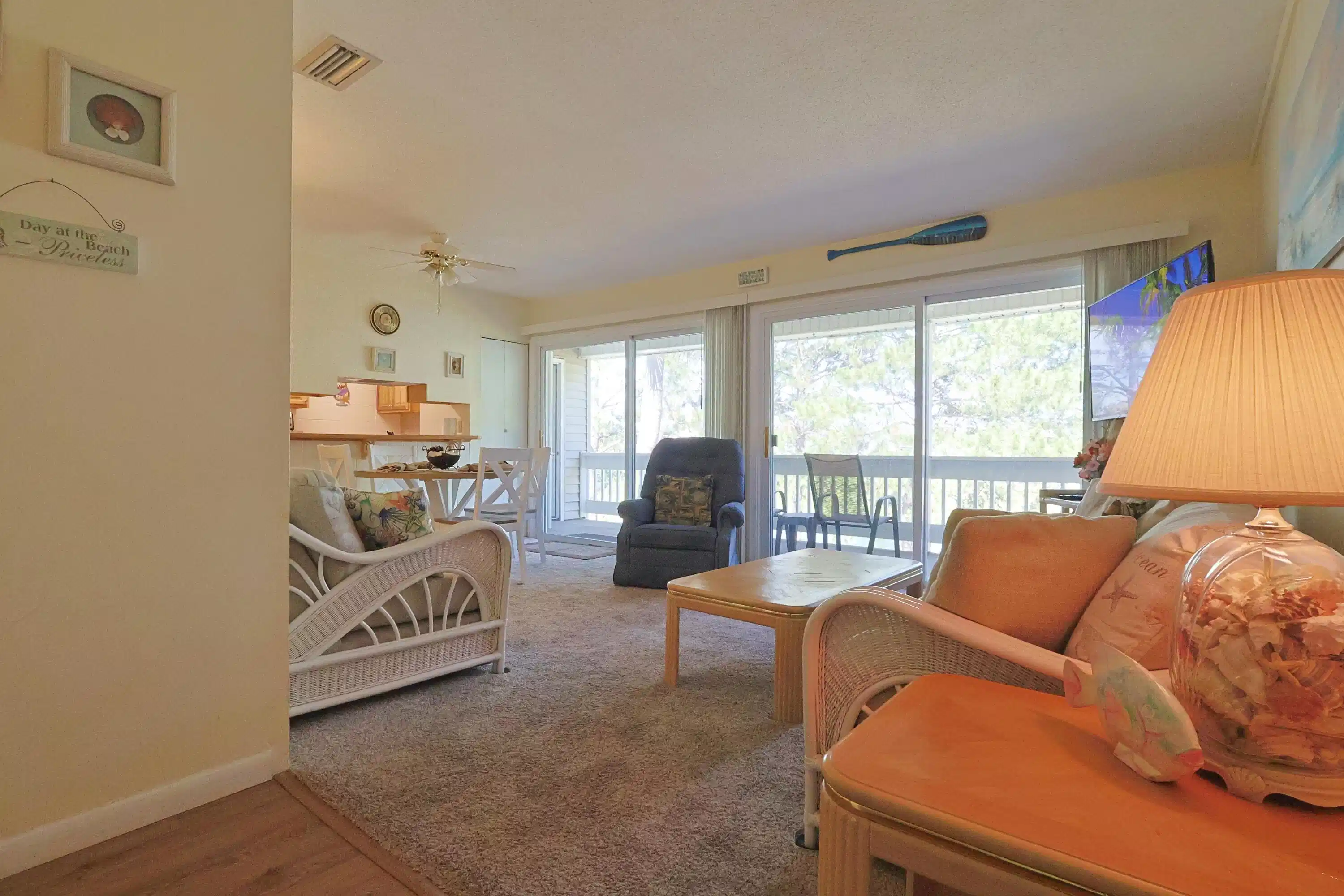 Image 1: Living Room (1)