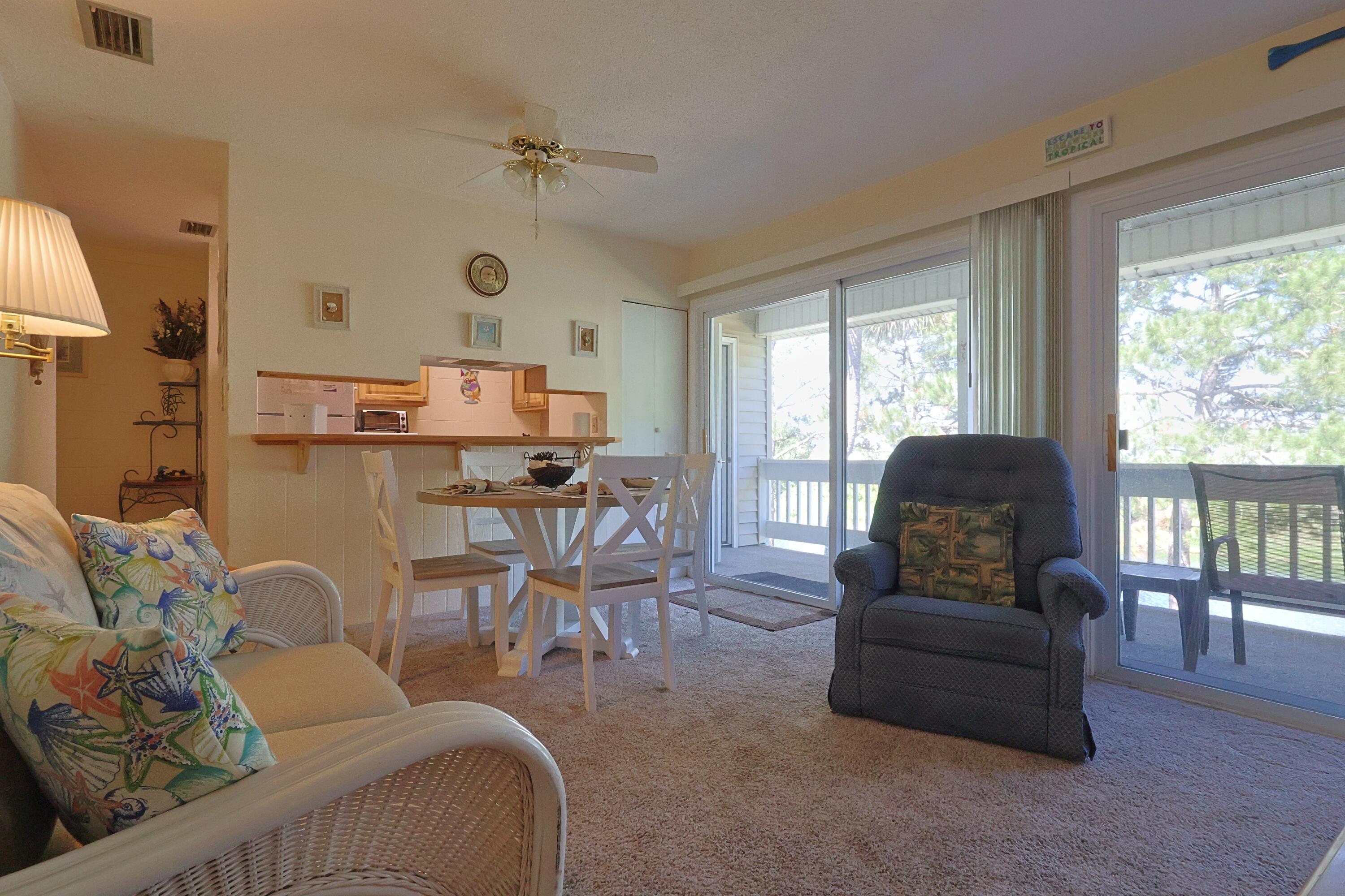 Image 2: Living Room (2)