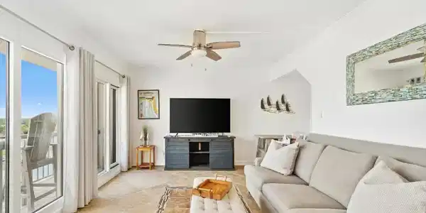 Image 3: 6