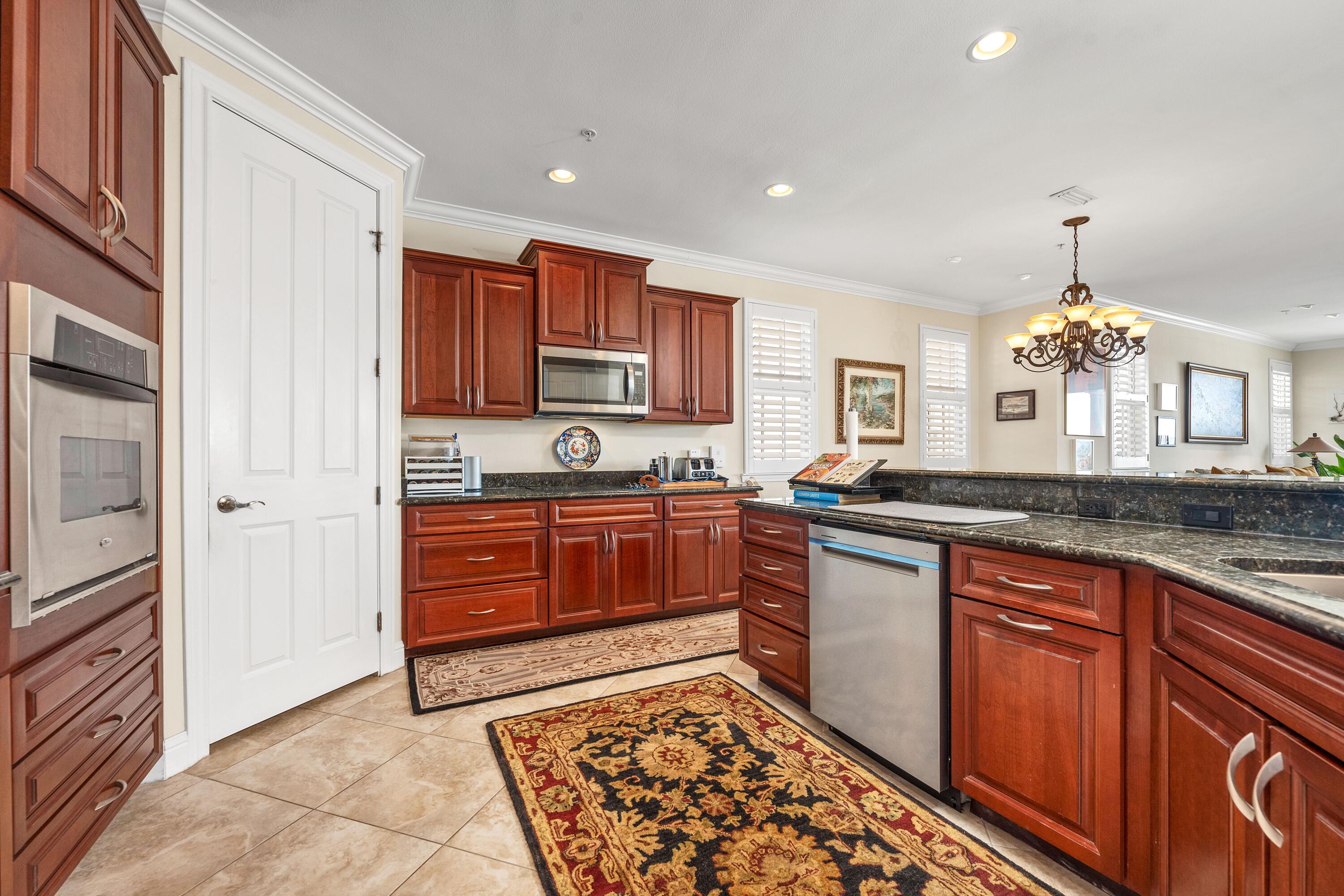 Image 3: 240 Brooks St SE - FWB-12