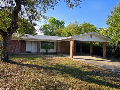 1004 Middle Drive