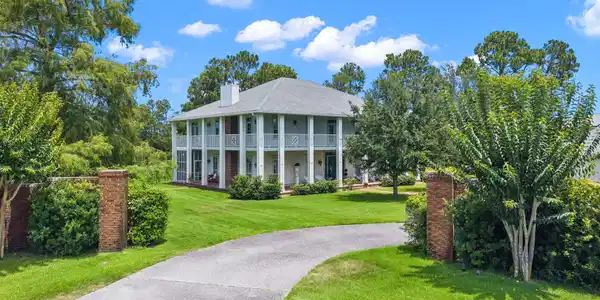 131 Legend Lakes Drive