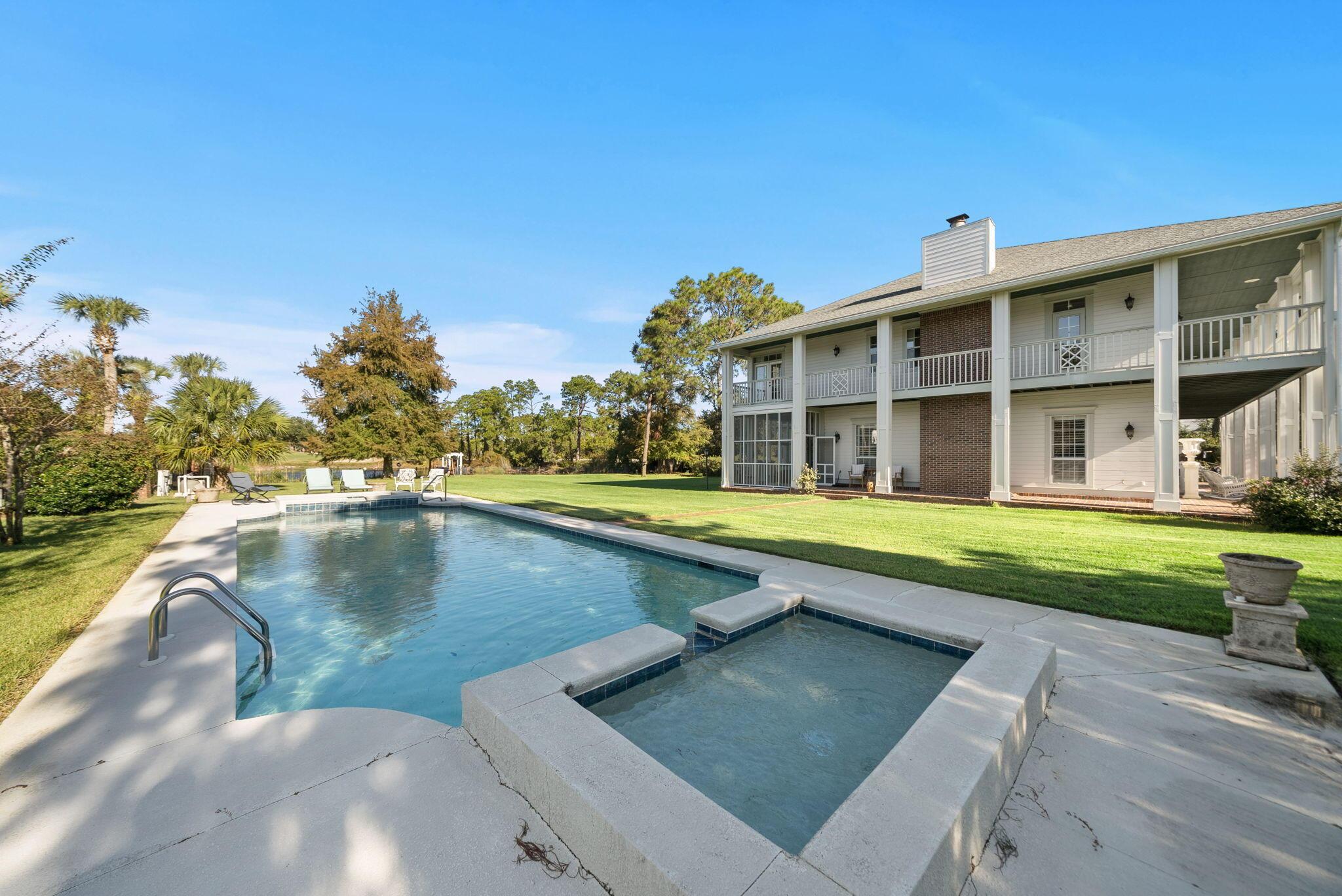 Image 2: Private Pool