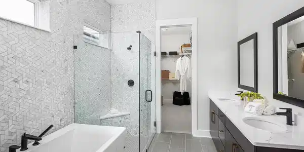 Image 3: Primary bathroom