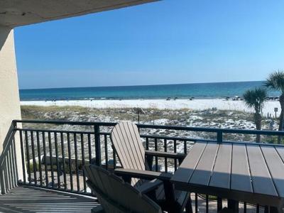 381 Santa Rosa Blvd.