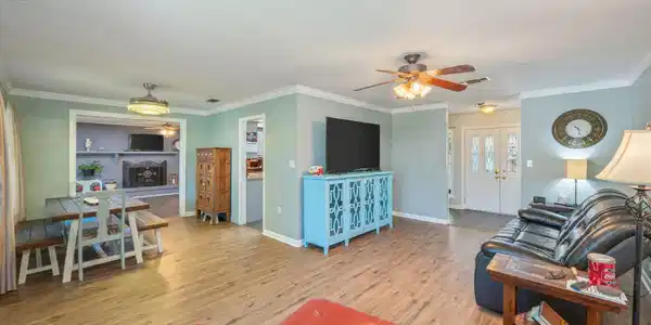 10 Lake Lorraine Circle