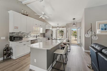 254 S Glades Trail
