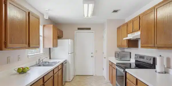 Image 2: 236 Nautica Way