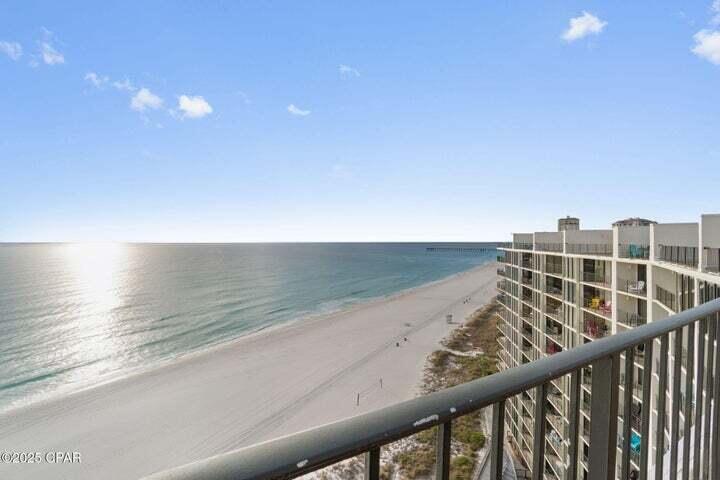 Image 2: Edgewater Penthouse 3 1204