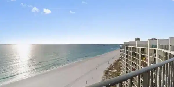 Image 2: Edgewater Penthouse 3 1204