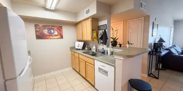 Image 3: Kitchen