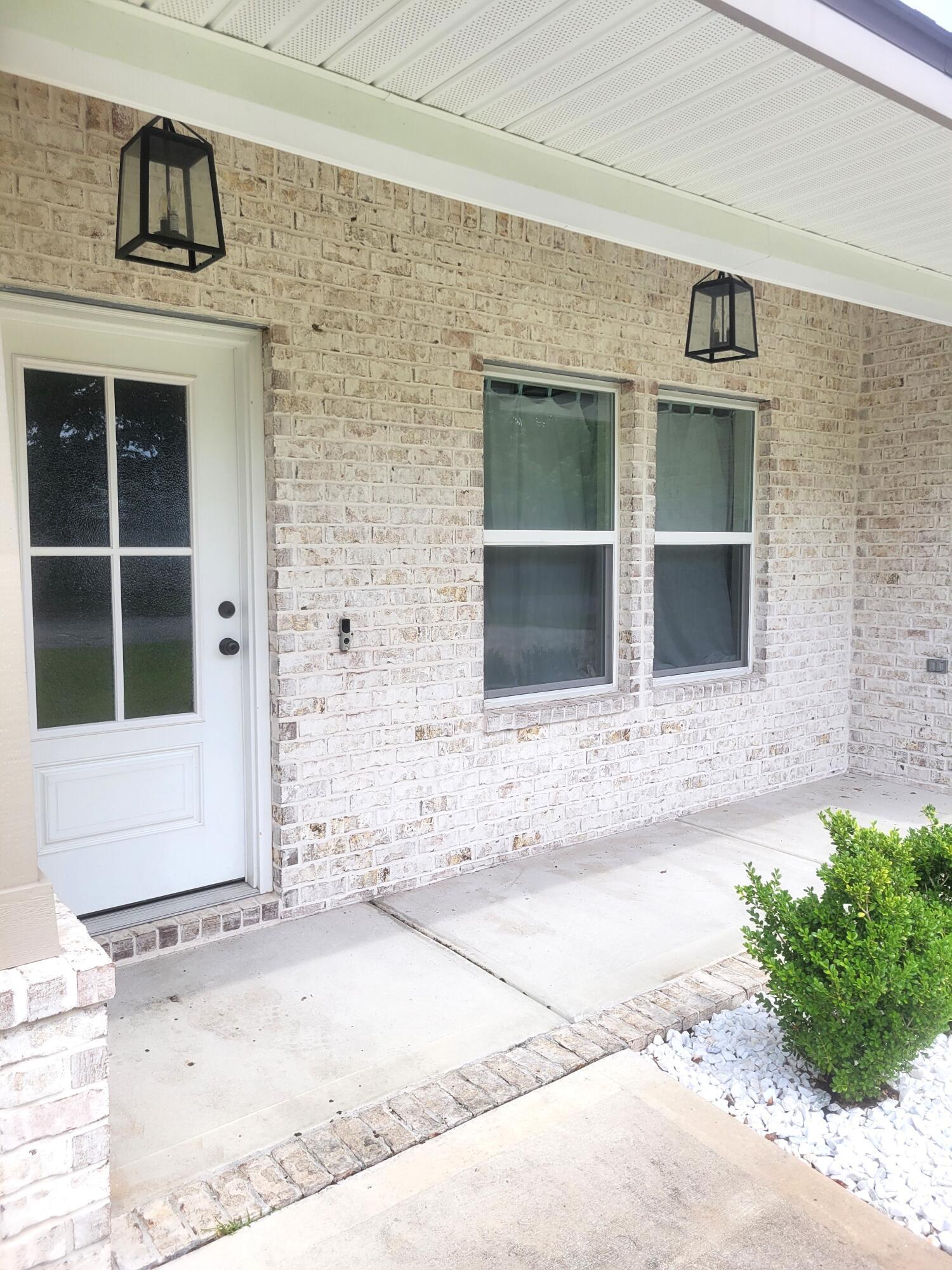 Image 2: 02 - Front Porch