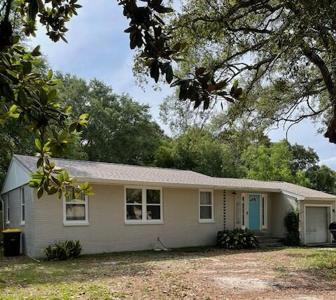 248 NE Greenbrier Drive