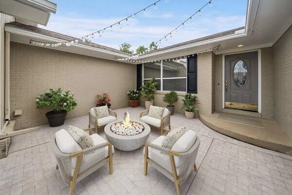 Image 3: Front Porch