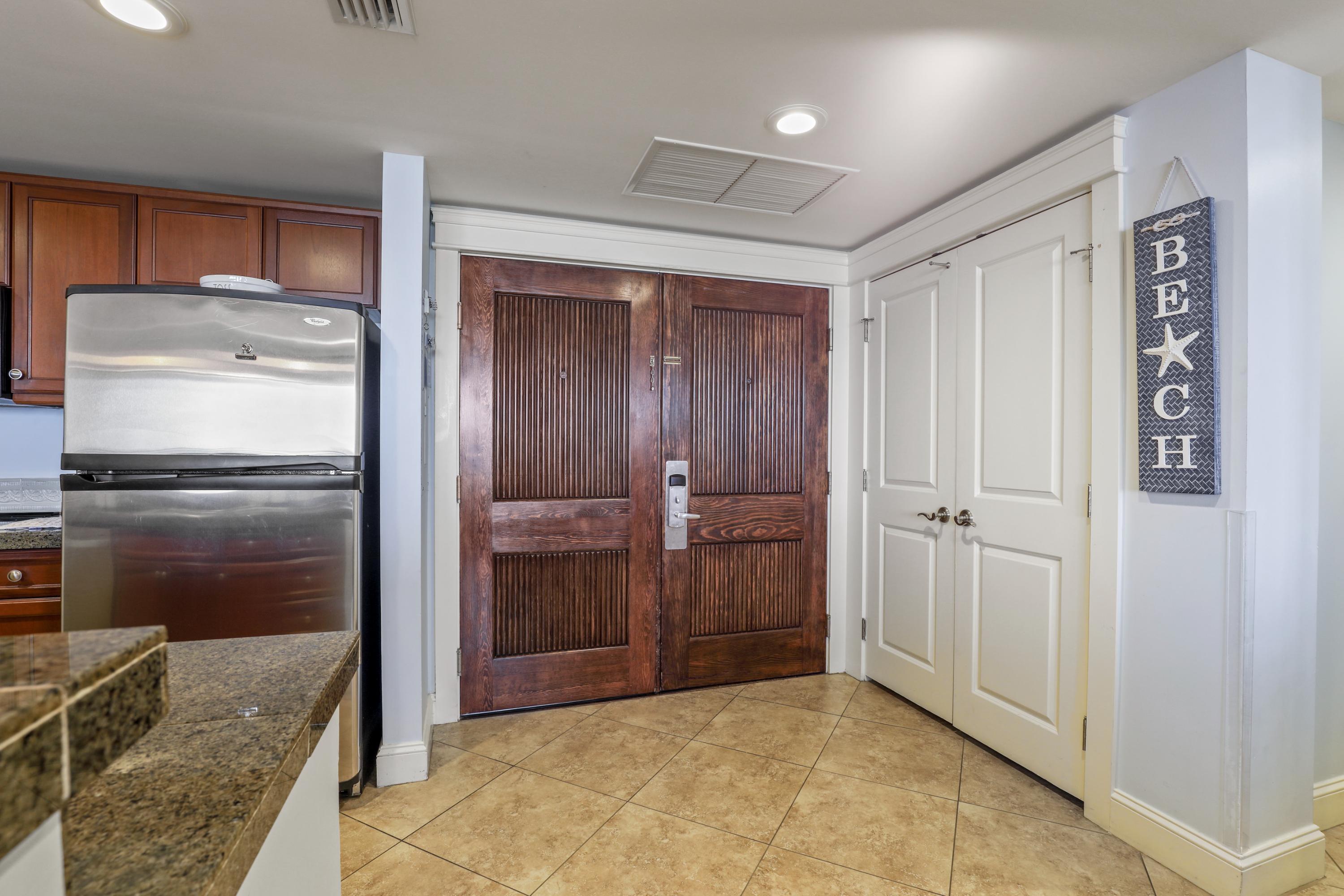 Image 4: handcraft wood doors