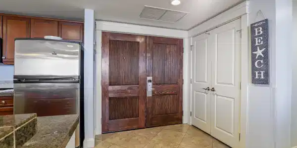 Image 4: handcraft wood doors