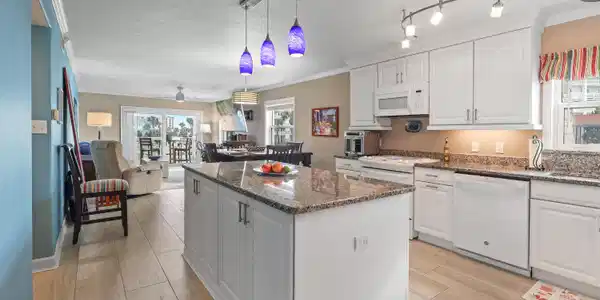 909 Santa Rosa Boulevard