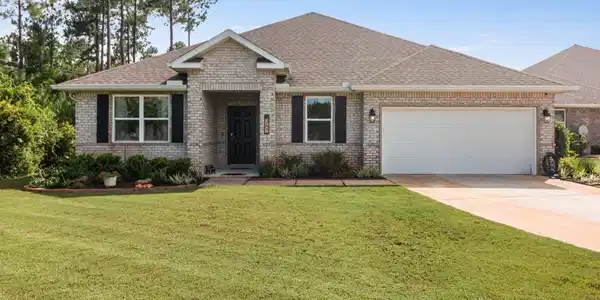 Image 2: 2-web-or-mls-247-e-sky-wy