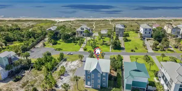Image 4: 107 e seascape dr drone - awp media - 00