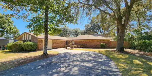 44 Maple Avenue