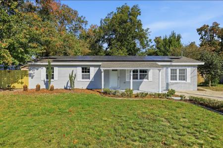 410 NW NW Oakland Circle Circle