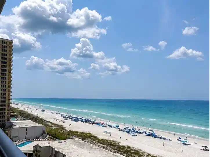 Image 1: Summit Beach East