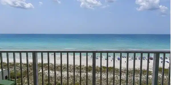 Image 2: Summit Beach Rail