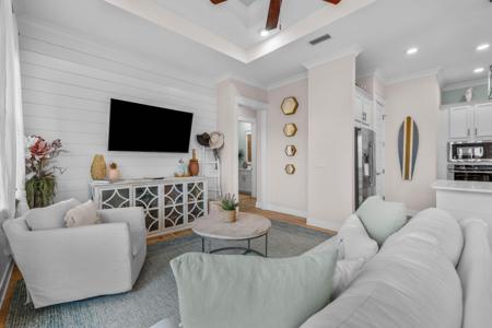 145 W Pine Lands Loop