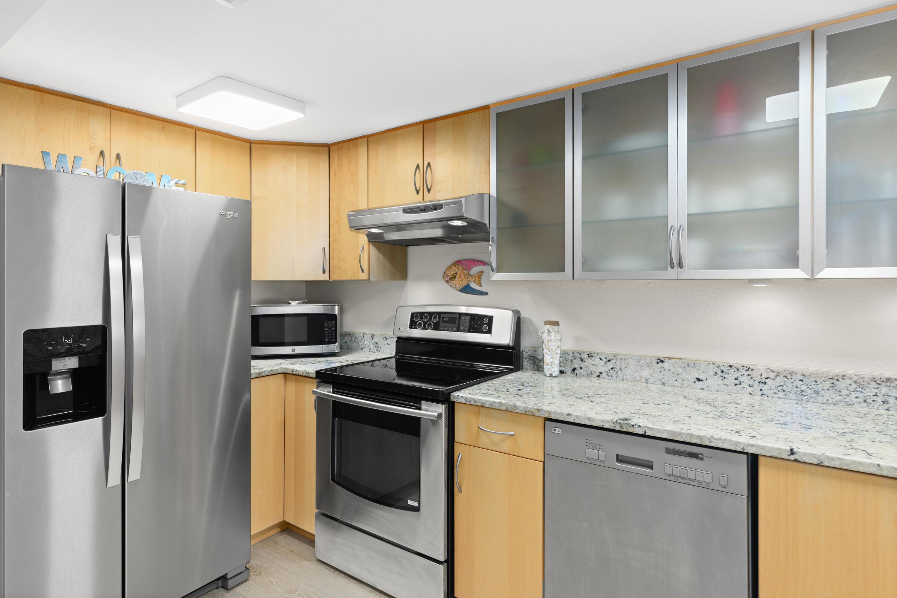 Image 3: Kitchen