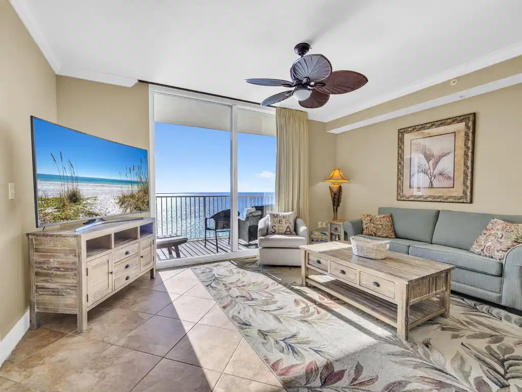 Image 1: Living Room 3