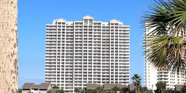 Image 3: Ariel Dunes II Building