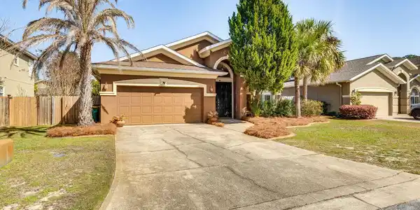 895 Solimar Way