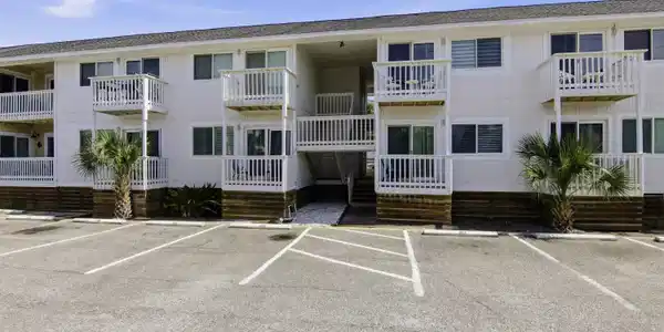 Image 2: 001_f8_445_Gulf_Shore_Dr_208