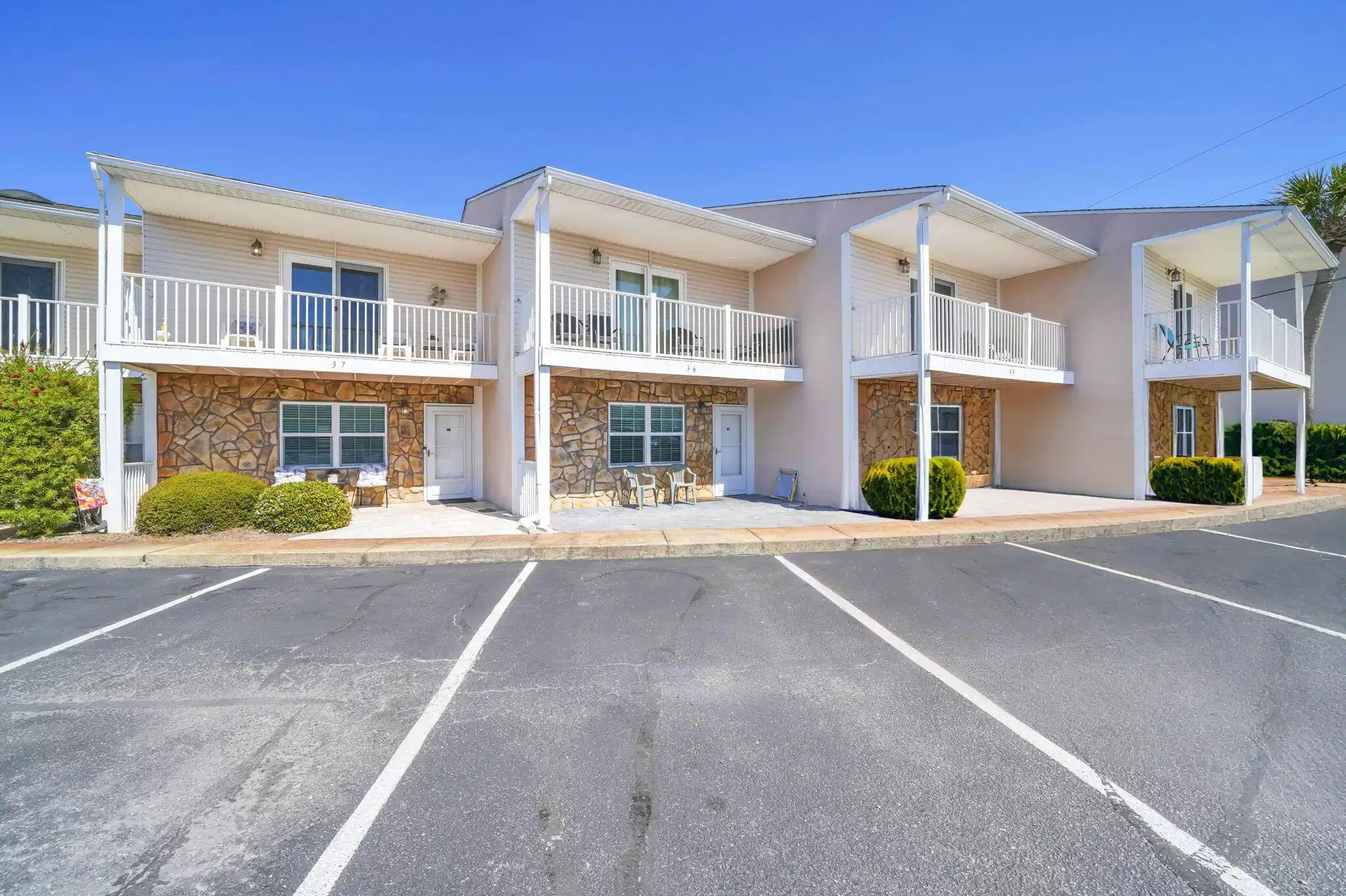 Image 1: Unit 36 Miramar Beach Condo STR