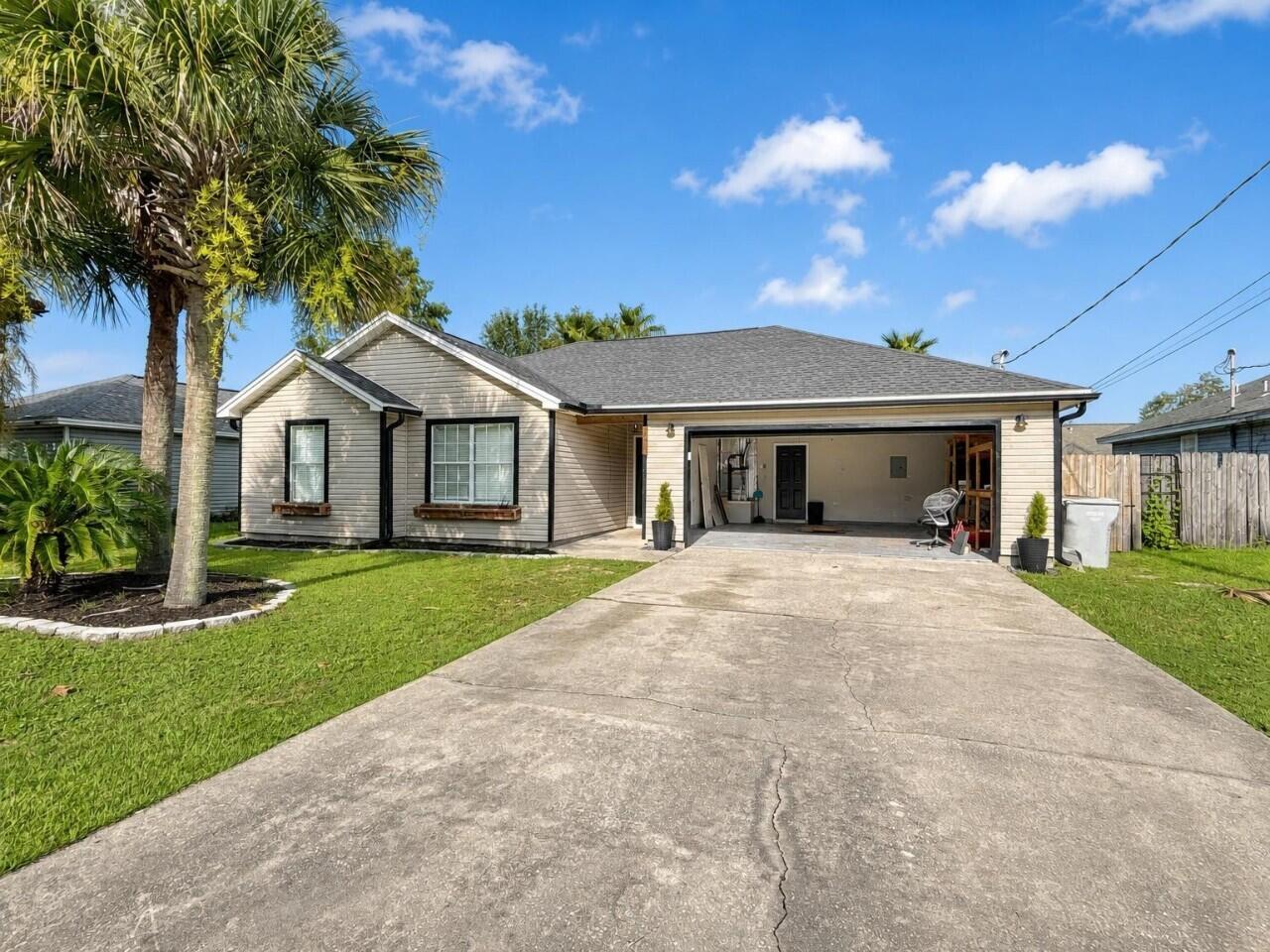 Image 3: 04-exterior_front_of_house_1